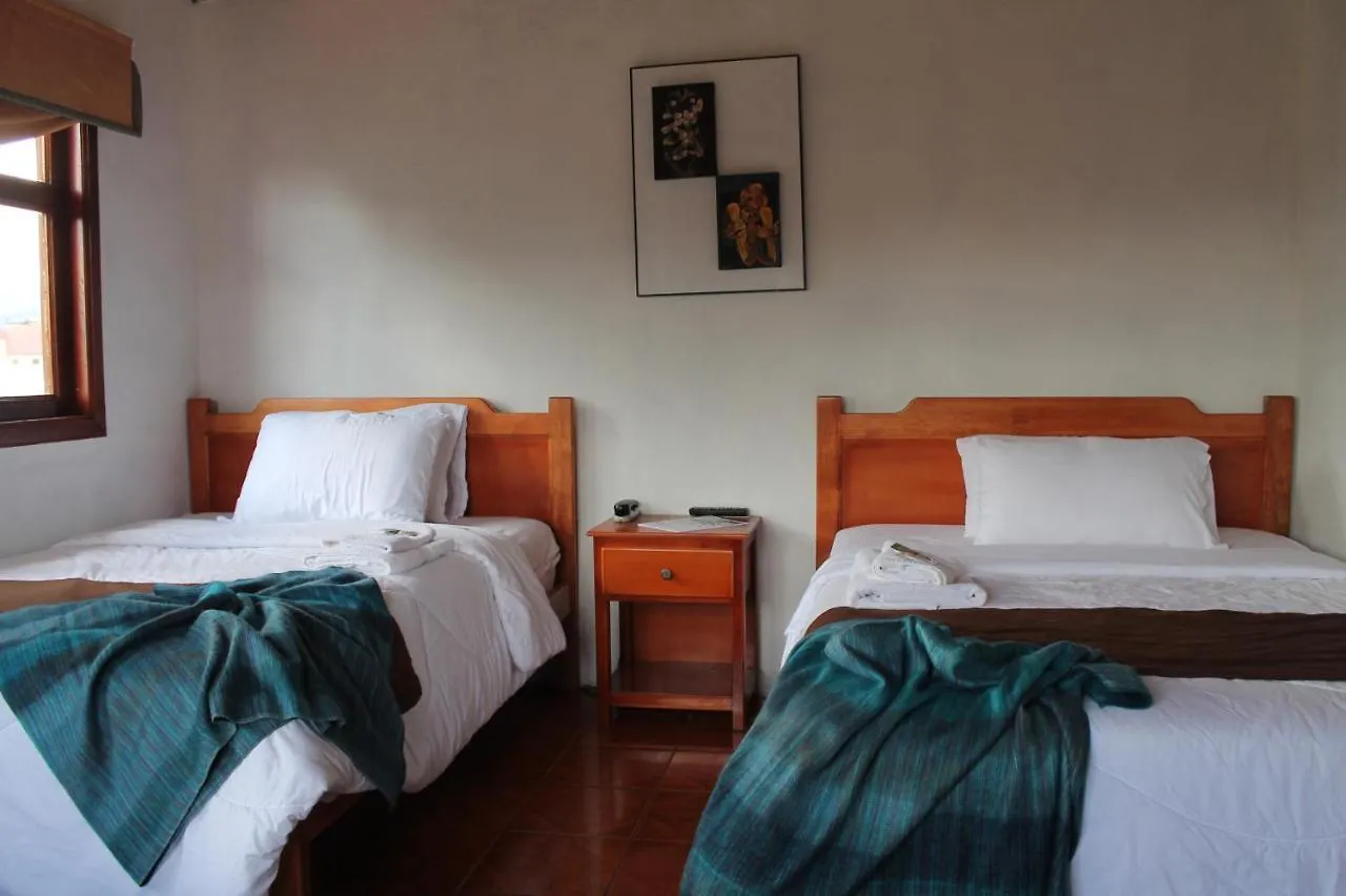Hostal Casa Del Rio Cuenca 0*,  Ecuador